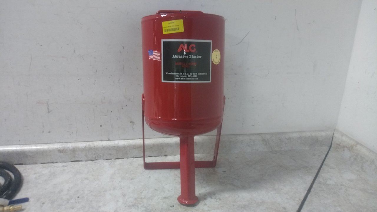 ALC 40001 0.65 Cu Ft Tank Cap 125 Max CFM Portable Abrasive Blaster (C)-16614631 - Image 3