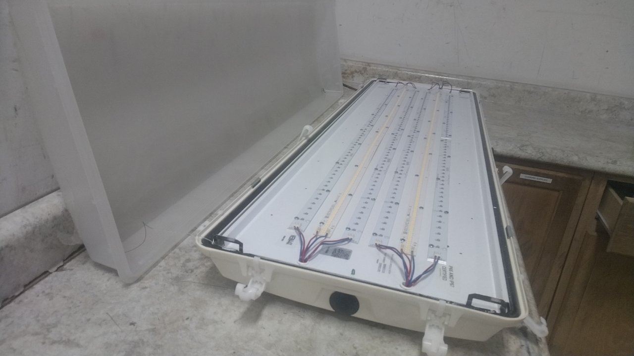 Columbia SCVW4-N-L1-40L-FA-EU Wide Linear LED Disinfecting Vaportite (D)-51275635 - Image 3