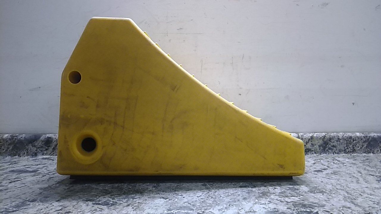 Checkers MC3011 400,000 Lb Max Weight Wheel Chock (C)-32431633 - Image 3