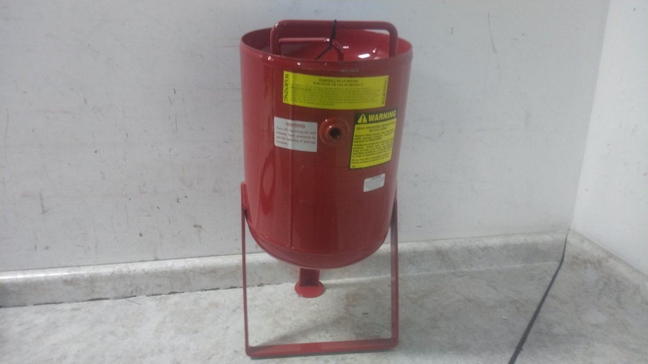 ALC 40001 0.65 Cu Ft Tank Cap 125 Max CFM Portable Abrasive Blaster (C)-16614631 - Image 5