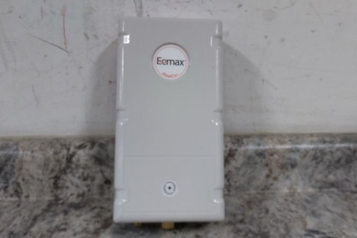 Eemax SPEX80 277VAC 8000W 2 Max GPM Electric Tankless Water Heater (C)-19450385