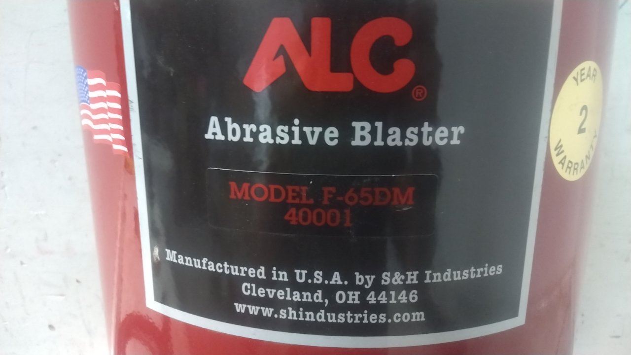 ALC 40001 0.65 Cu Ft Tank Cap 125 Max CFM Portable Abrasive Blaster (C)-16614631 - Image 2