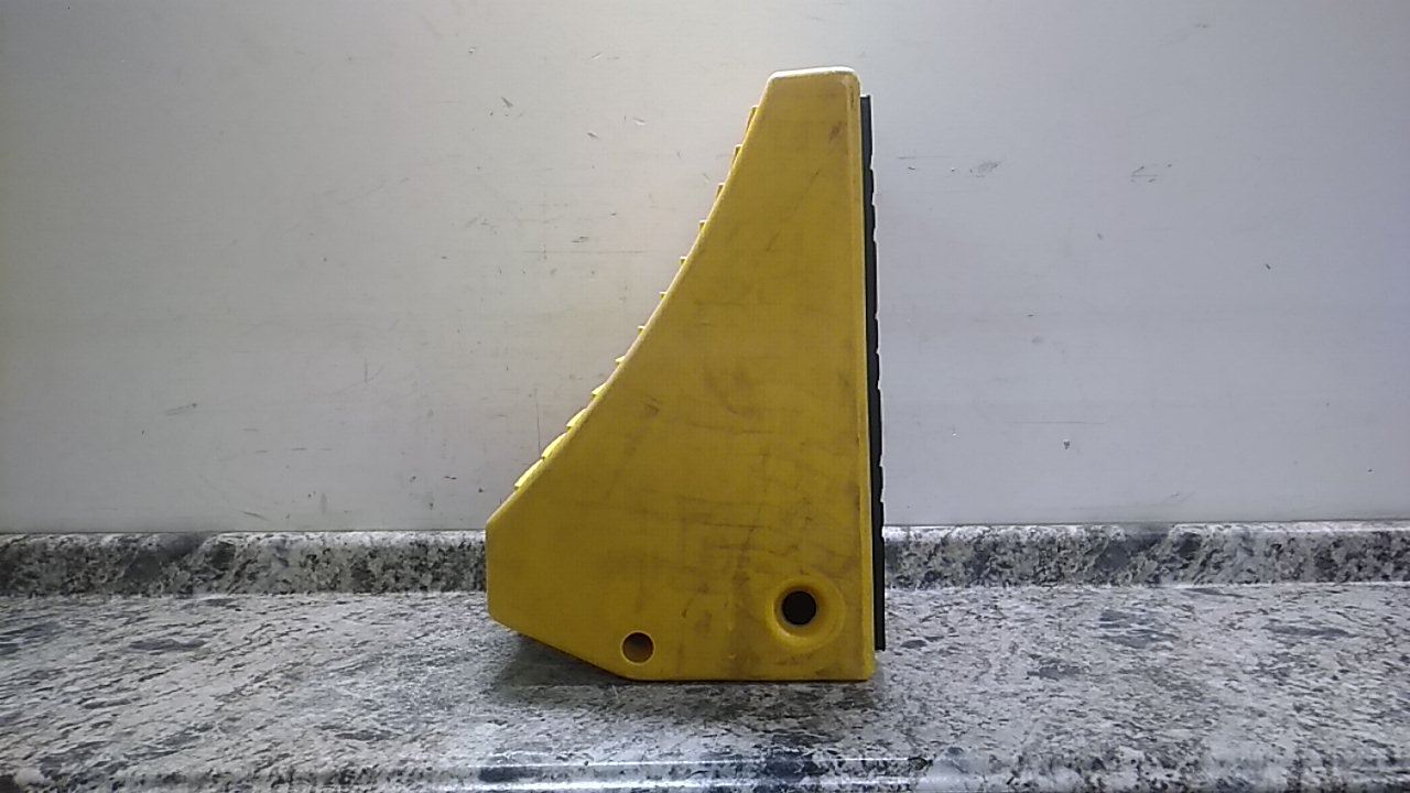 Checkers MC3011 400,000 Lb Max Weight Wheel Chock (C)-32431633 - Image 10
