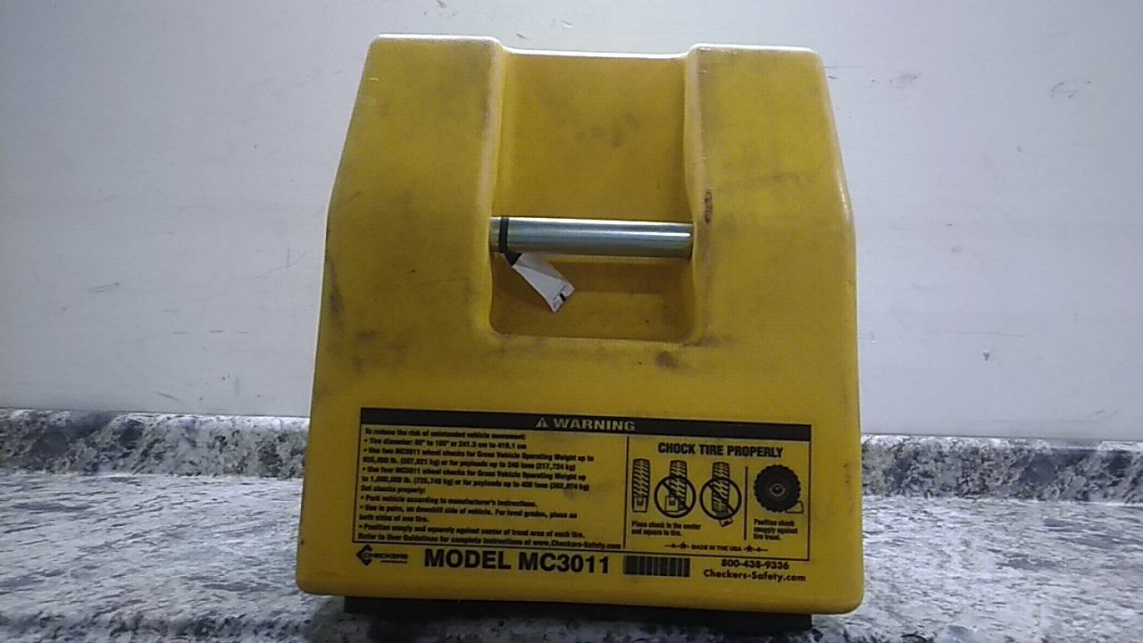 Checkers MC3011 400,000 Lb Max Weight Wheel Chock (C)-32431633 - Image 4