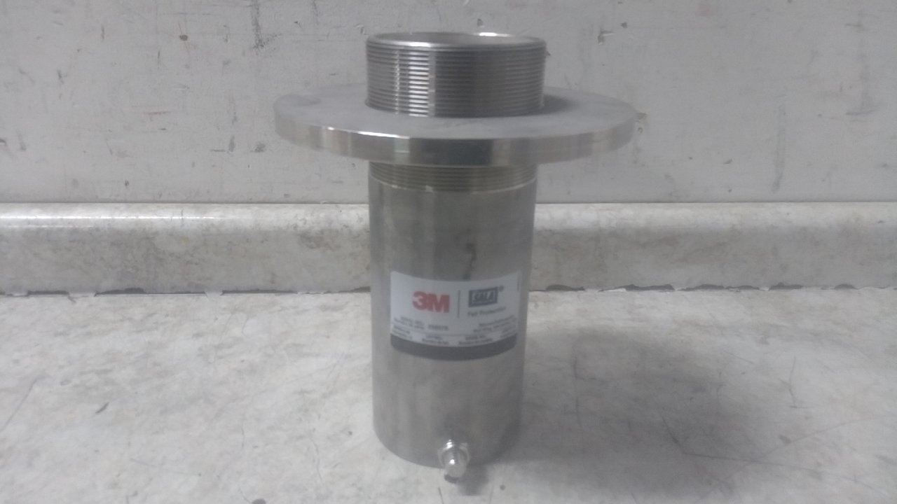 3M DBI-Sala 8515834 450 Lb Weight Capacity Slip-In Deck Mount Sleeve (C)-45258841 - Image 3