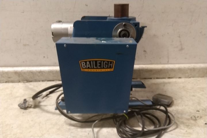 Baileigh Industrial WP-750 385 Lb Cap 110VAC Input Welding Positioner (C)-23880602 - Image 8